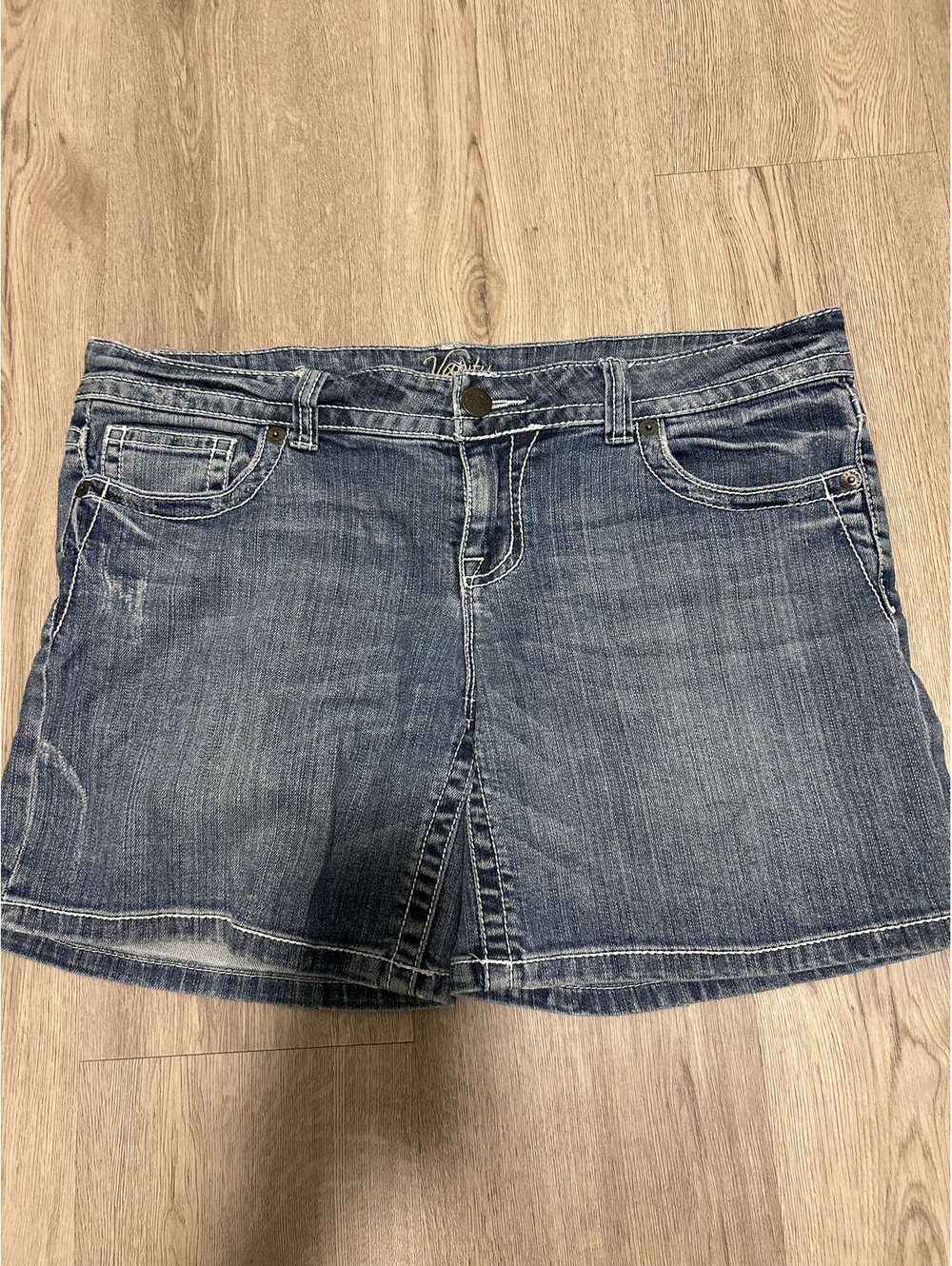 Vanity Dakota Denim Shorts 31W